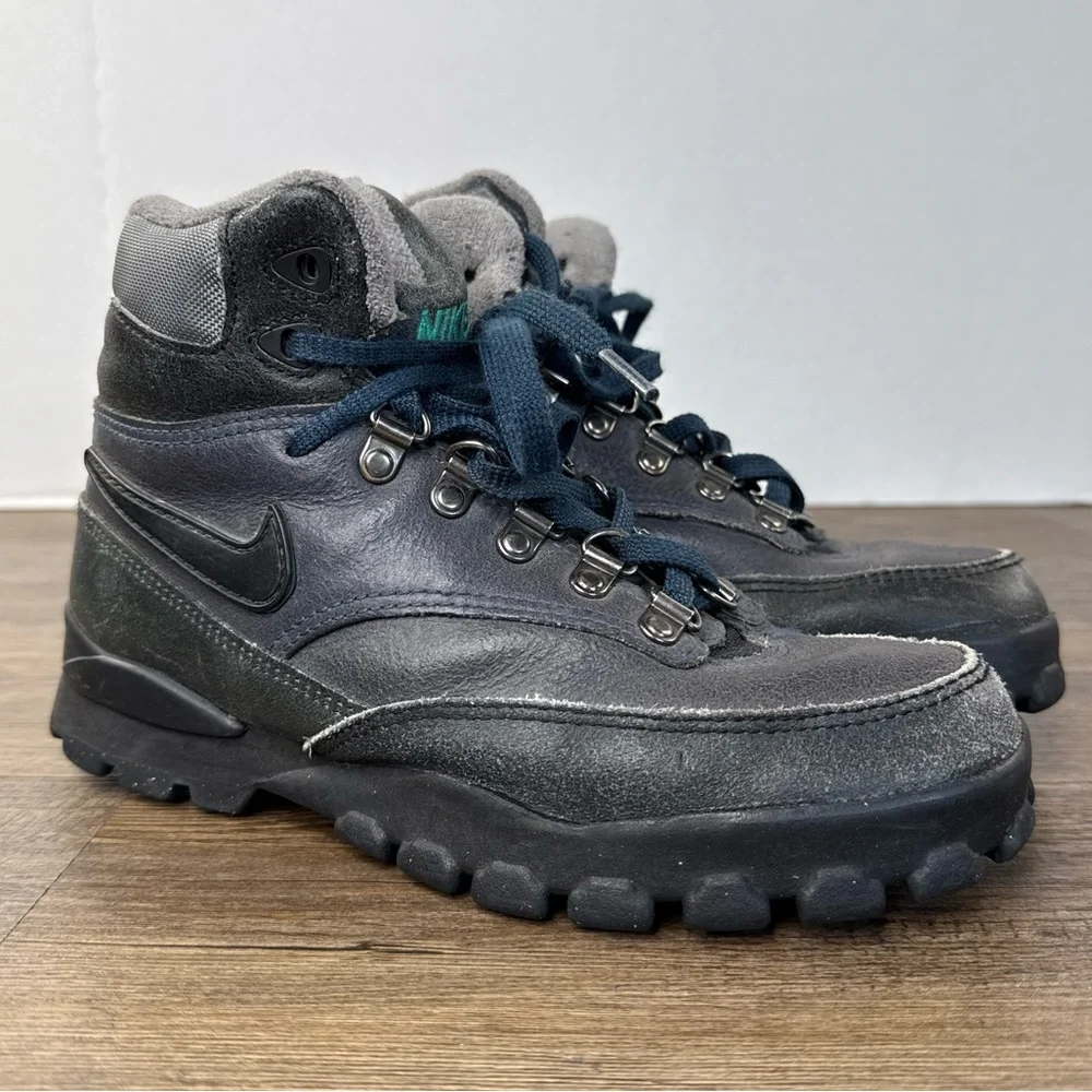Vintage 1990’s Nike Women’s ACG Hiking Navy Blue 
Leather Boots, Size 7 - Picture 4 of 8